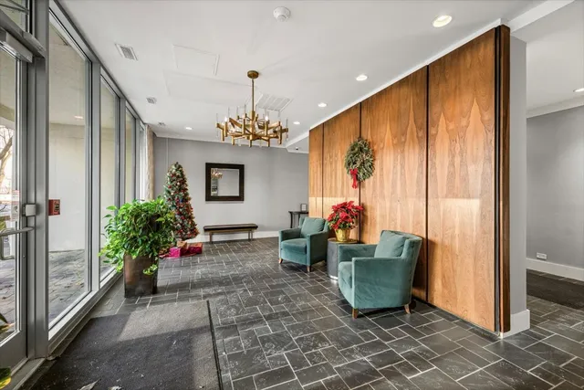 $375,000 | 1625 Sheridan Road, Unit 312, Wilmette, IL 60091