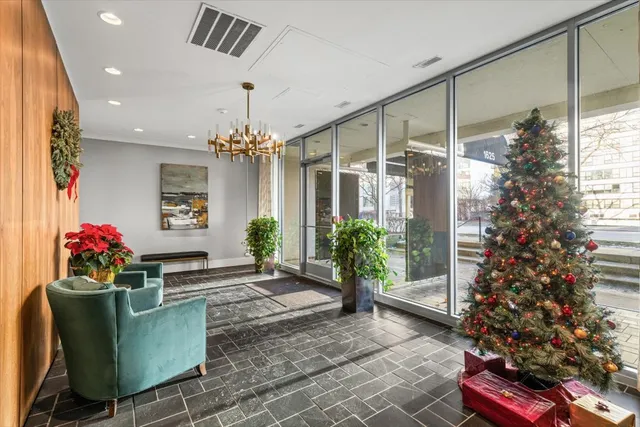 $375,000 | 1625 Sheridan Road, Unit 312, Wilmette, IL 60091