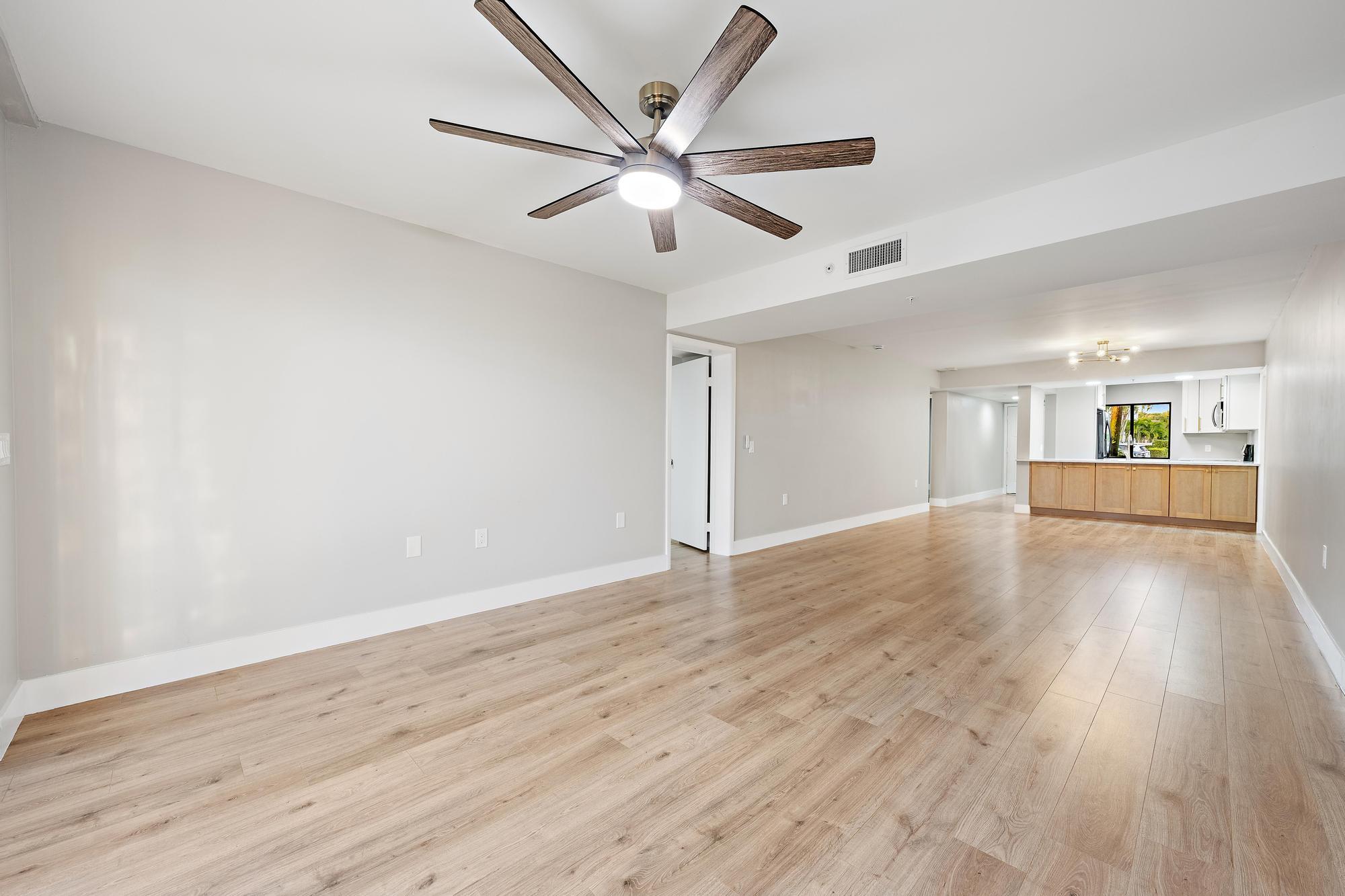 1601 Marina Isle Way, Unit 106 Jupiter, FL 33477 - Photo 12 of 33 1601 Marina Isle Way apt 106-13