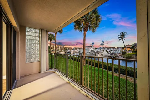 $525,000 | 1601 Marina Isle Way, Unit 106, Jupiter, FL 33477