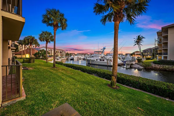 $525,000 | 1601 Marina Isle Way, Unit 106, Jupiter, FL 33477