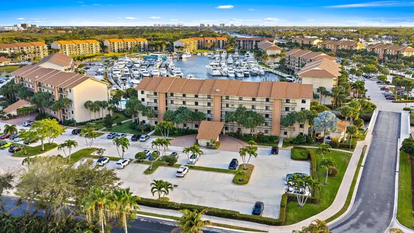 $525,000 | 1601 Marina Isle Way, Unit 106, Jupiter, FL 33477