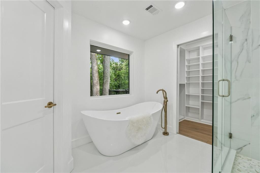 1542 Lavista Road Northeast Atlanta, GA 30329 - Photo 19 of 45