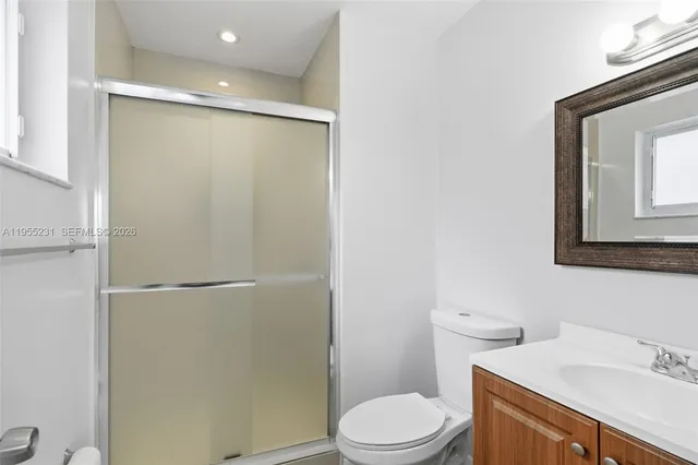 $2,750 | 808 Northeast 2nd Street, Unit B, Hallandale Beach, FL 33009