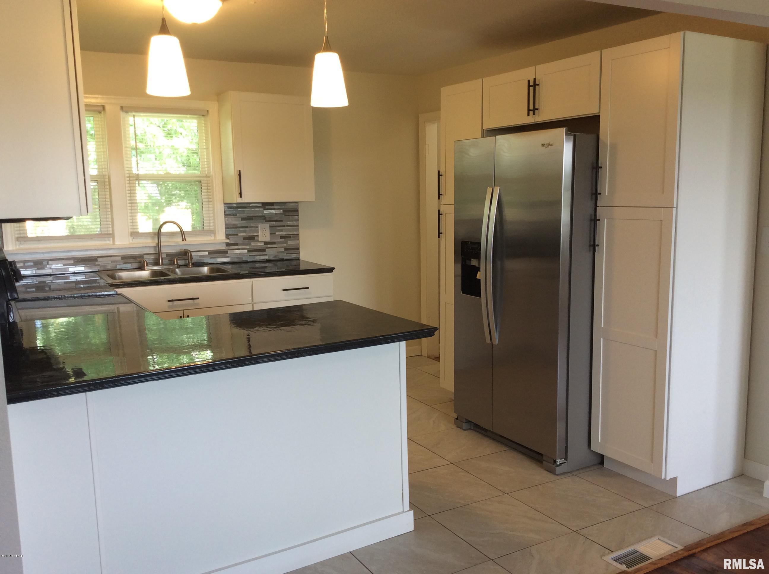 309 North Main Street Ina, IL 62846 - Photo 8 of 50