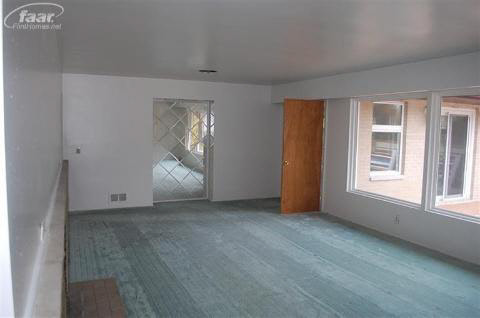 4226 Beecher Road Flint, MI 48532 - Photo 2 of 18 20174313-1.JPG