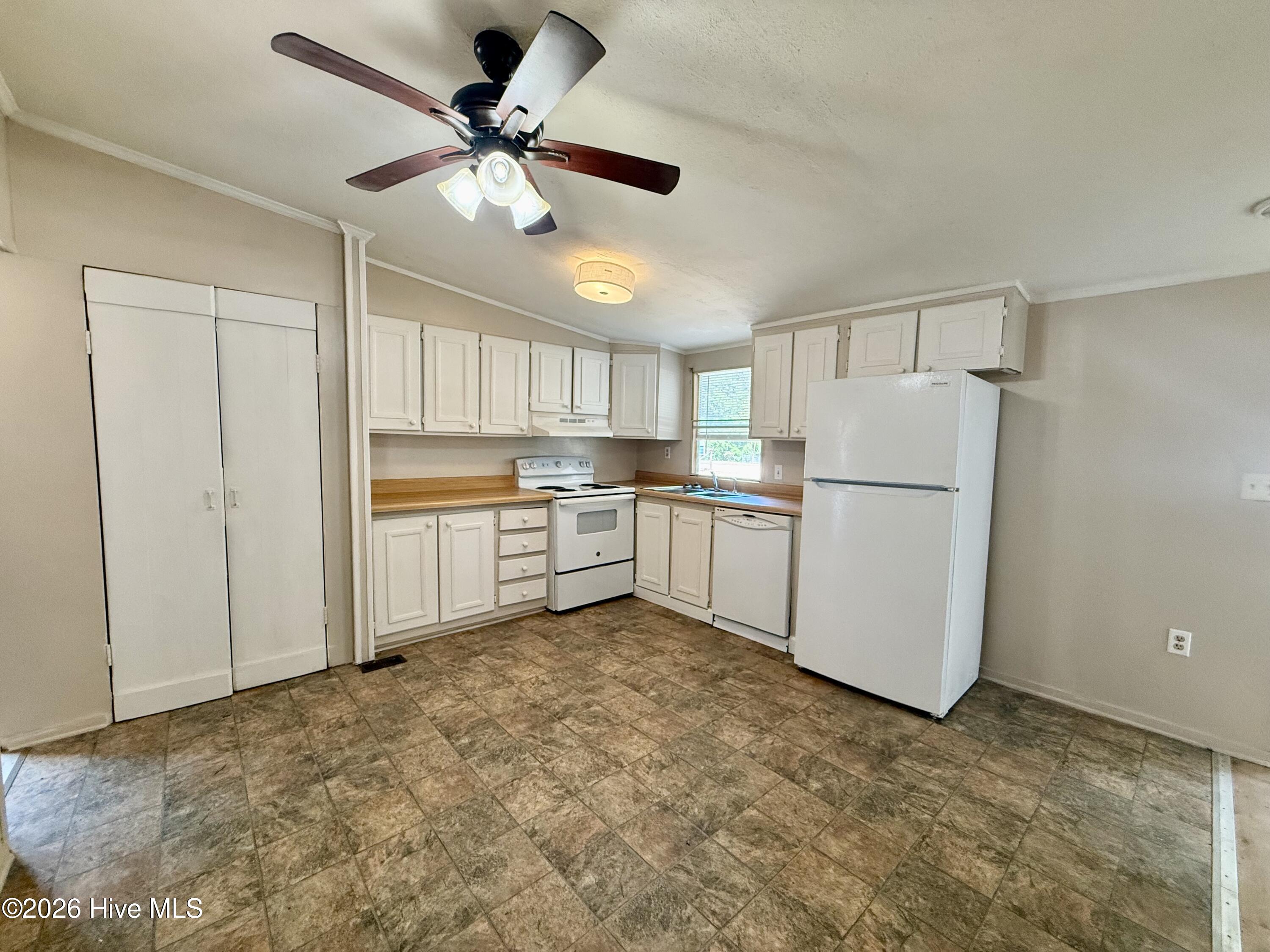 126 Winsor Drive Rockingham, NC 28379 - Photo 5 of 12 IMG_5264