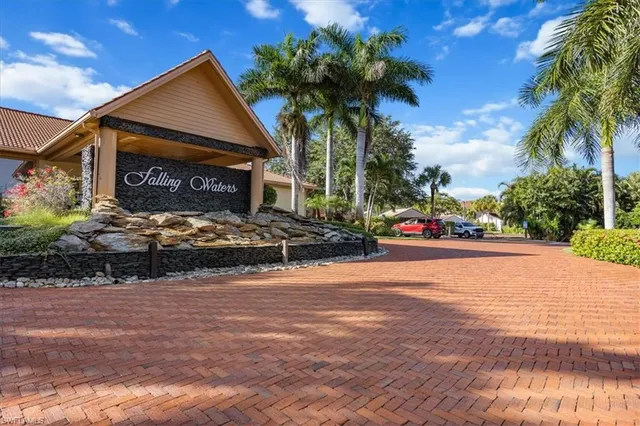 $430,000 | 2386 Magnolia Avenue, Unit 7801, Naples, FL 34112