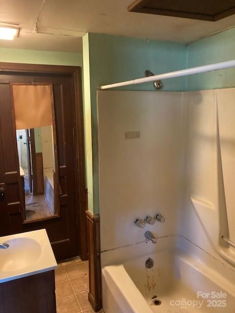 6700 Sisk-Carter Road Rockwell, NC 28138 - Photo 18 of 26 a bathroom with a tub and a sink