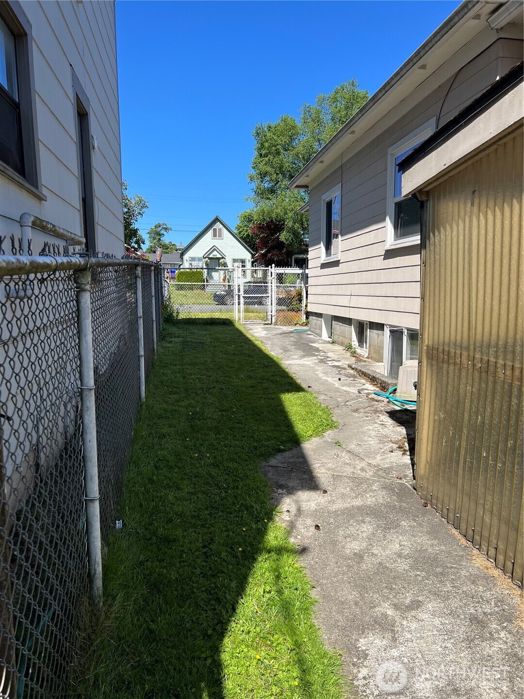 2219 Rockefeller Avenue Everett, WA 98201 - Photo 6 of 25