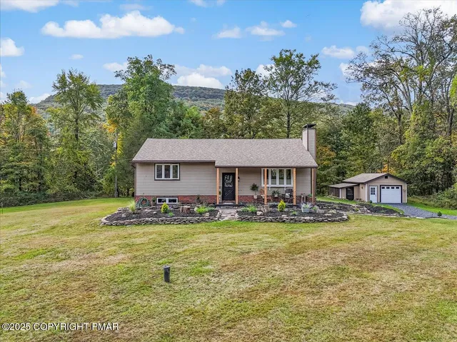 $534,900 | 114 Gravatts Way, Tannersville, PA 18372