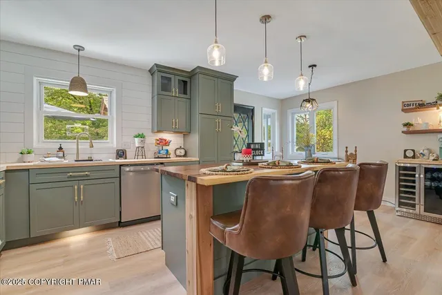 $534,900 | 114 Gravatts Way, Tannersville, PA 18372