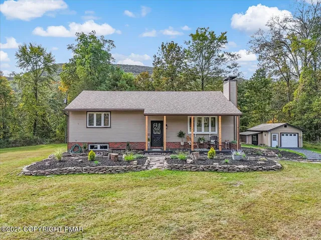 $534,900 | 114 Gravatts Way, Tannersville, PA 18372