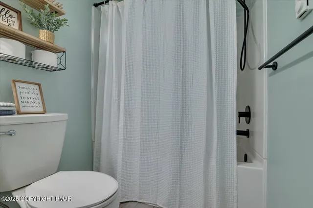 $534,900 | 114 Gravatts Way, Tannersville, PA 18372