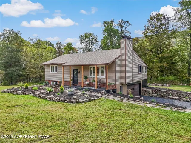 $534,900 | 114 Gravatts Way, Tannersville, PA 18372