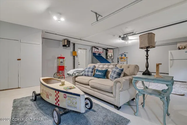 $534,900 | 114 Gravatts Way, Tannersville, PA 18372