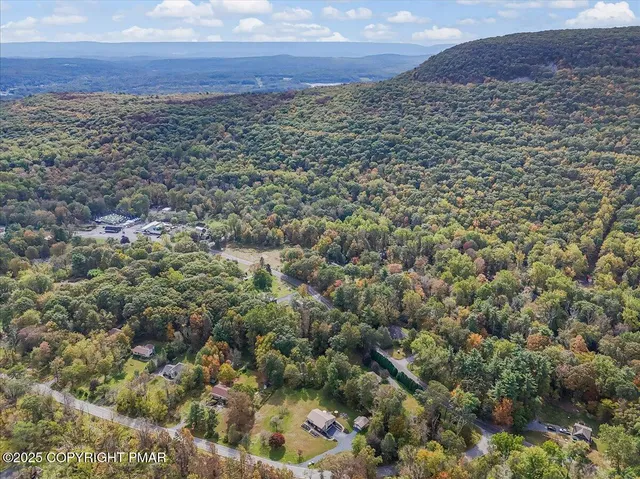 $534,900 | 114 Gravatts Way, Tannersville, PA 18372