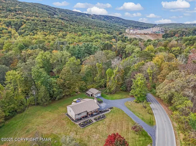 $534,900 | 114 Gravatts Way, Tannersville, PA 18372