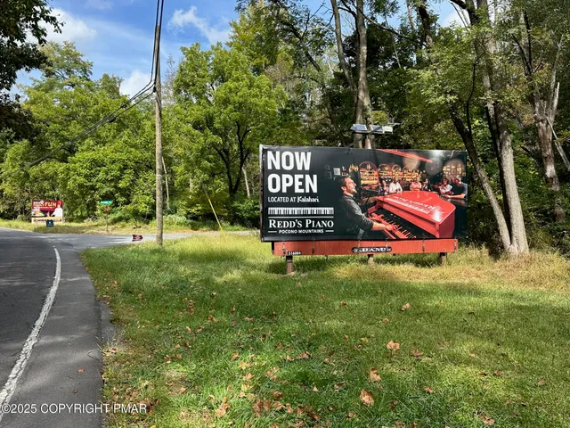 $534,900 | 114 Gravatts Way, Tannersville, PA 18372