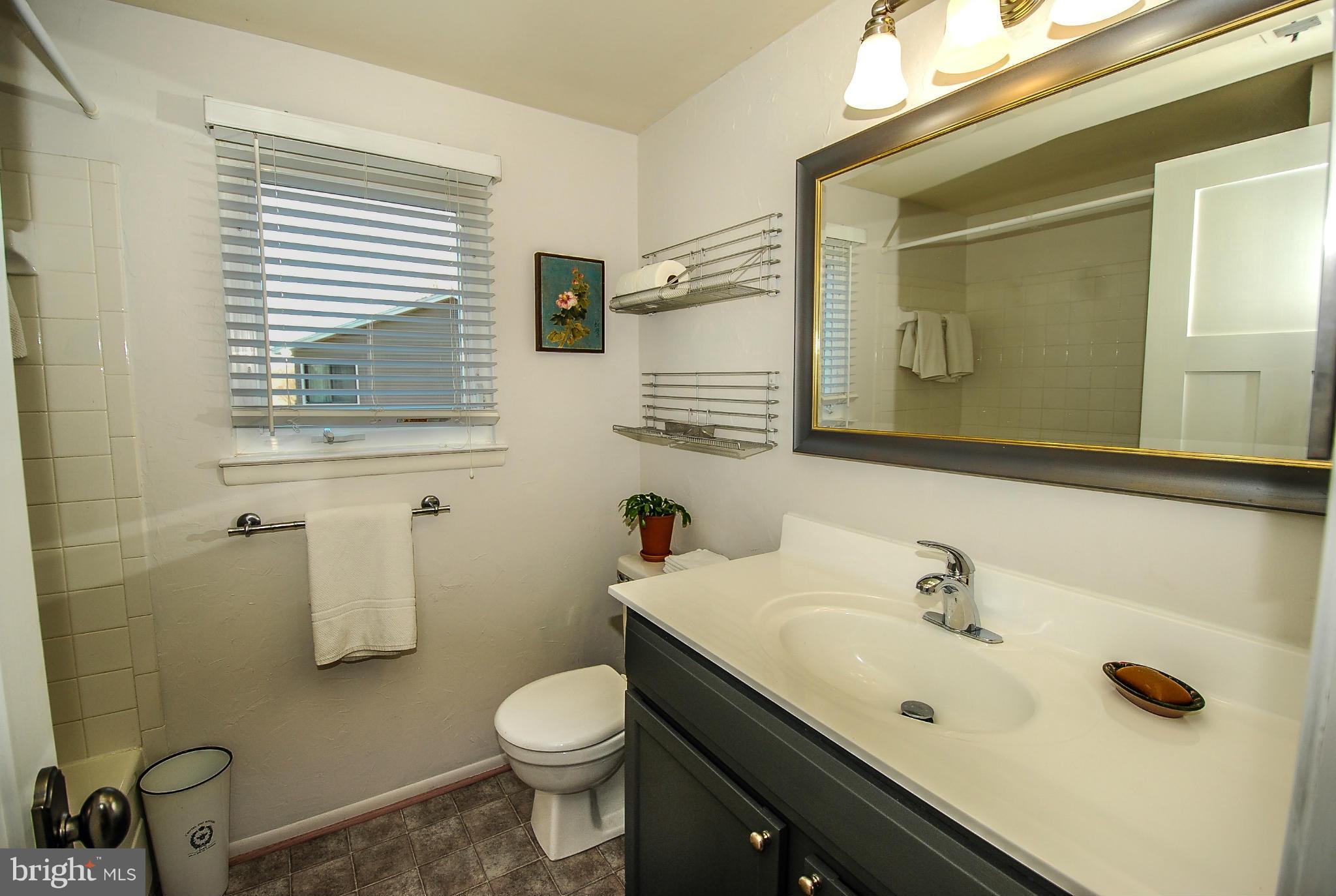 19008 Glendower Road Gaithersburg, MD 20879 - Photo 22 of 30 Bath