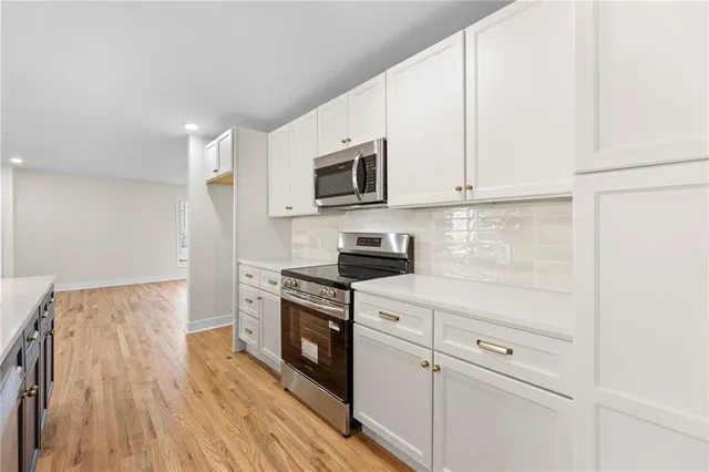 $400,000 | 1421 East Stagecoach Drive, Olathe, KS 66062