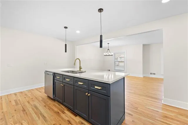 $400,000 | 1421 East Stagecoach Drive, Olathe, KS 66062