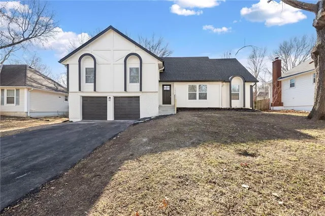 $400,000 | 1421 East Stagecoach Drive, Olathe, KS 66062