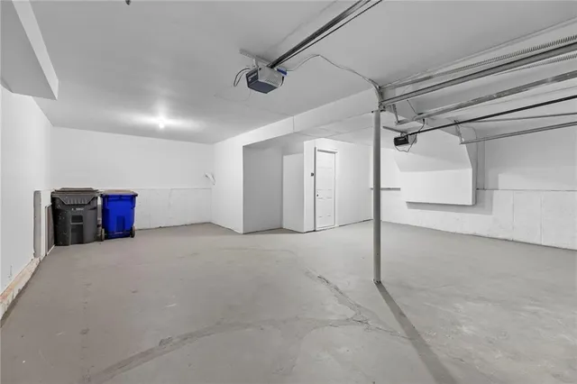 $400,000 | 1421 East Stagecoach Drive, Olathe, KS 66062