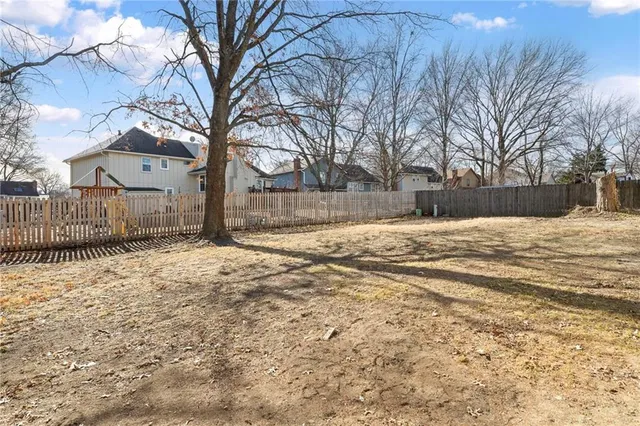 $400,000 | 1421 East Stagecoach Drive, Olathe, KS 66062