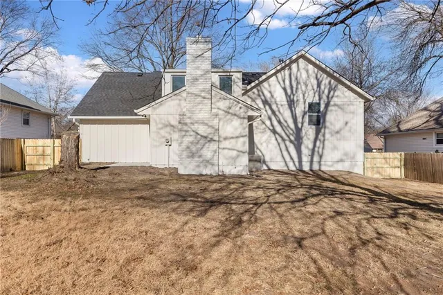 $400,000 | 1421 East Stagecoach Drive, Olathe, KS 66062