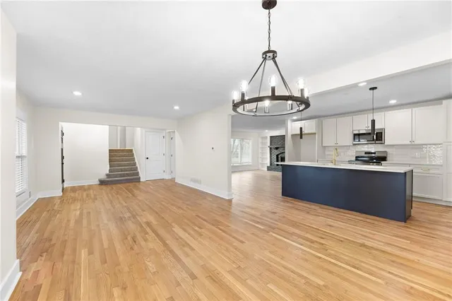 $400,000 | 1421 East Stagecoach Drive, Olathe, KS 66062