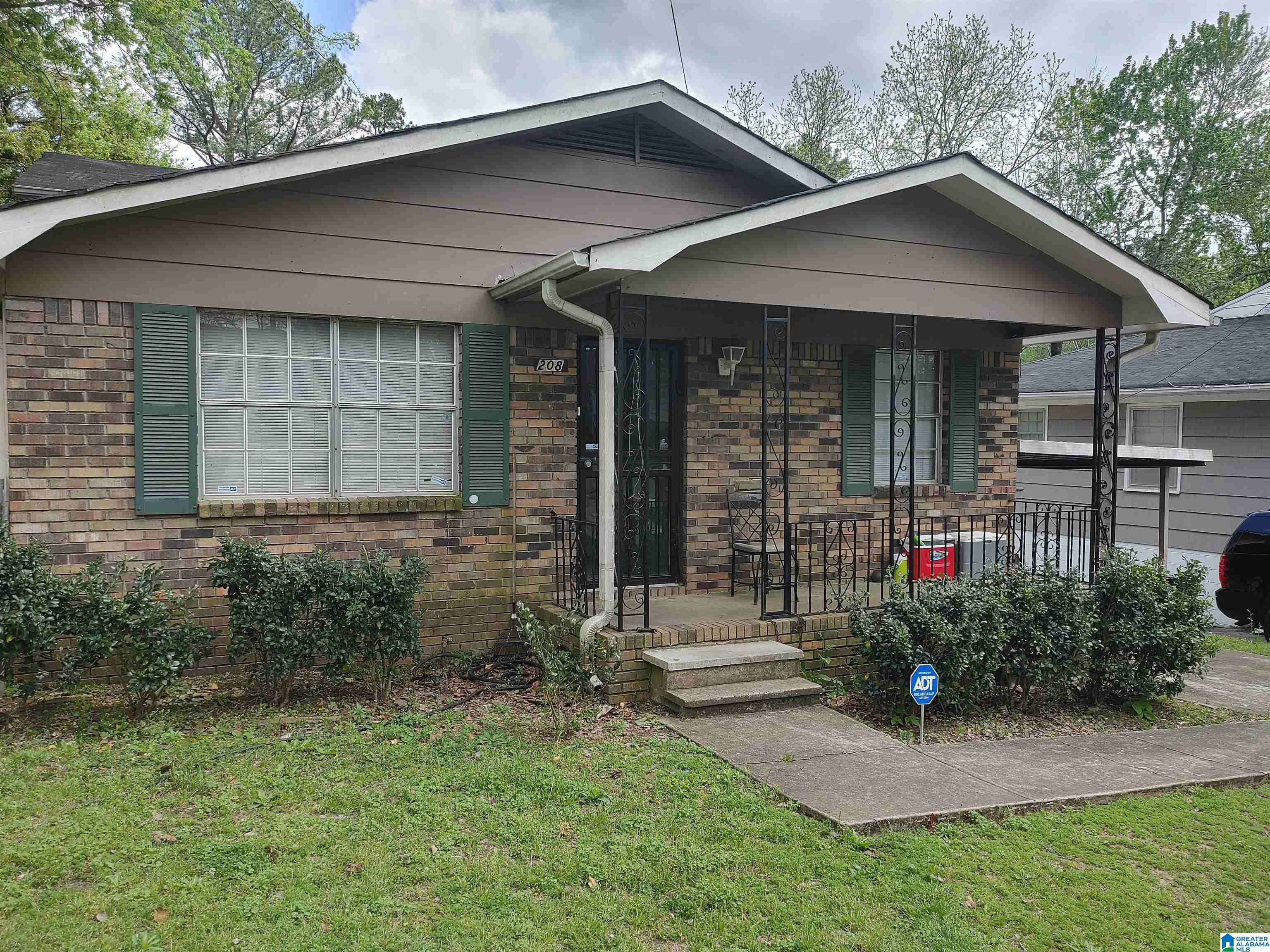 208 Ridgewood Avenue Fairfield, AL 35064 - Photo 1 of 4