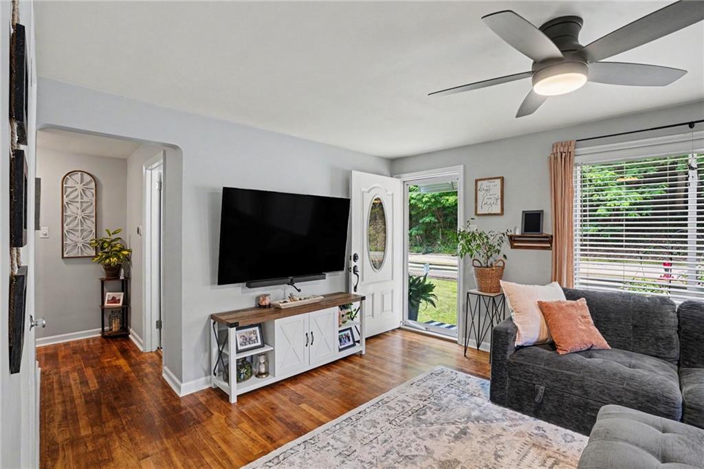 415 Jacks Run Road Pittsburgh, PA 15202 - Photo 5 of 26 Gallery Image 5