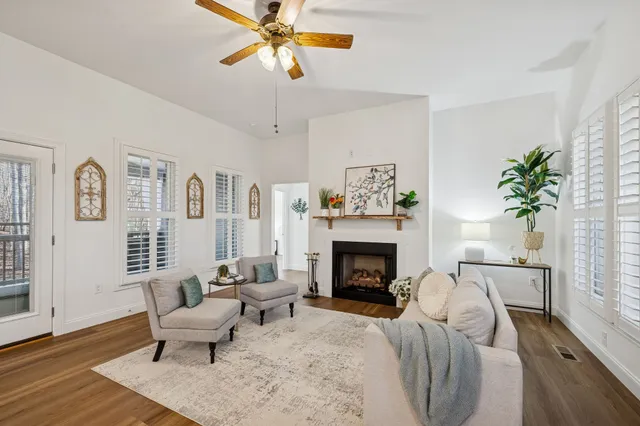 $735,000 | 261 Lake Louisa Loop, Monteagle, TN 37356