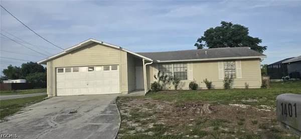 $245,000 | 1401 Yvonne Avenue South, Lehigh Acres, FL 33976