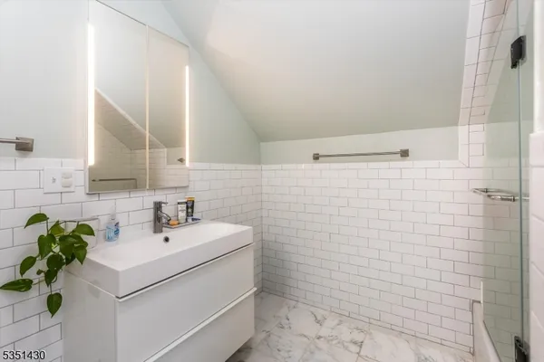 $1,800 | 6 Boyden Parkway, Unit 3, Maplewood, NJ 07040