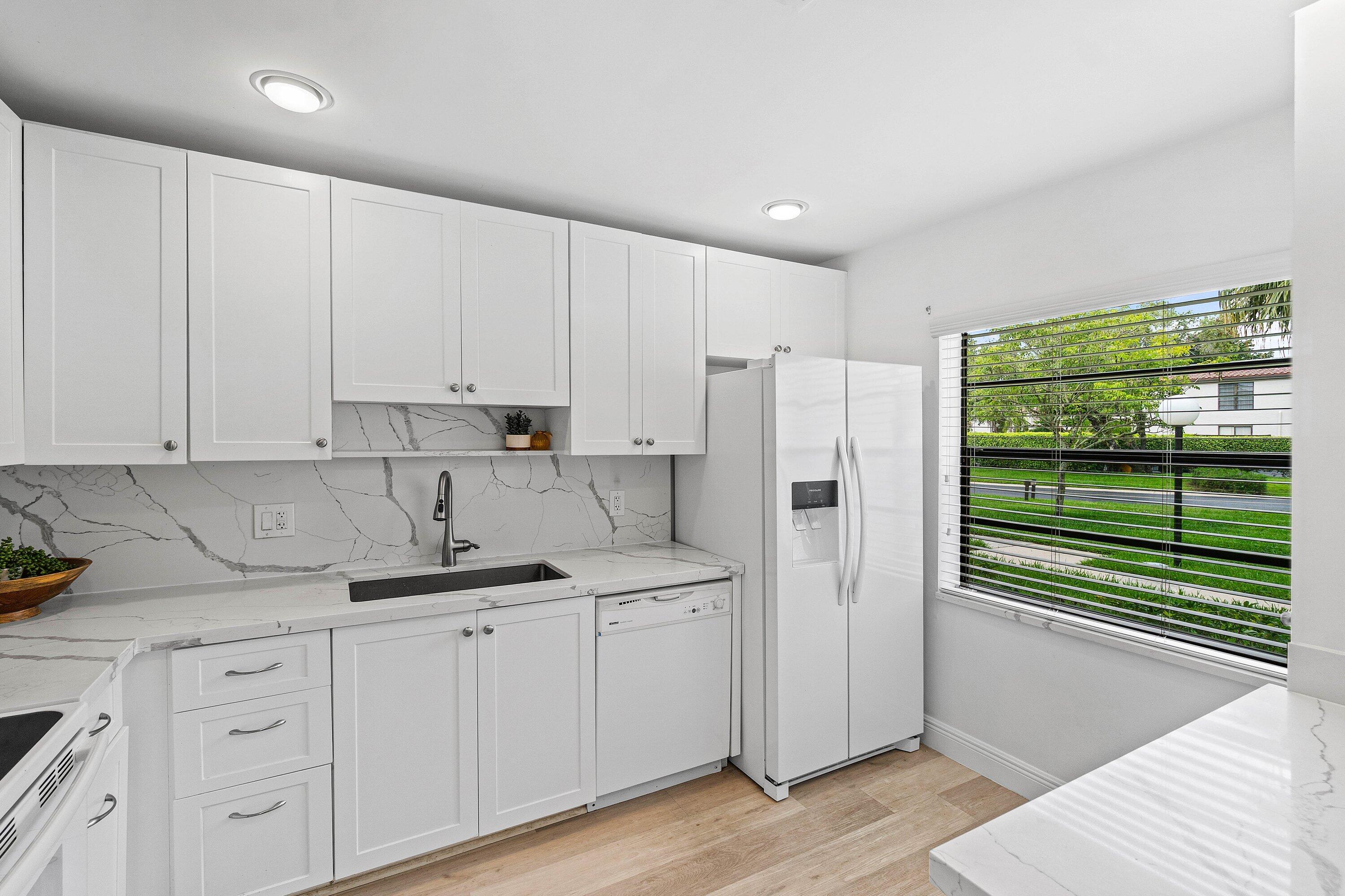 21506 Juego Circle, Unit 28E Boca Raton, FL 33433 - Photo 7 of 33 008-21506JuegoCircle-28E-BocaRaton-FL-33
