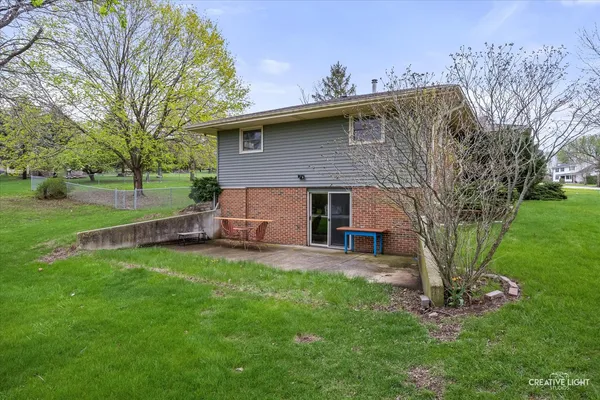 $435,000 | 70 Highview Drive, Yorkville, IL 60560