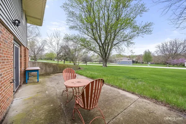 $435,000 | 70 Highview Drive, Yorkville, IL 60560