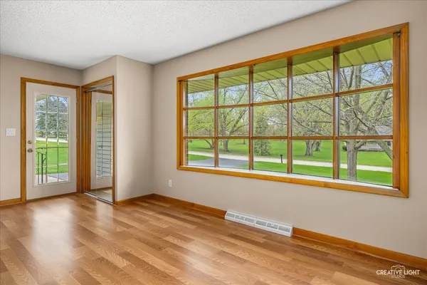 $435,000 | 70 Highview Drive, Yorkville, IL 60560