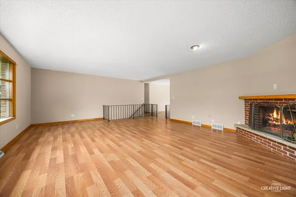 $435,000 | 70 Highview Drive, Yorkville, IL 60560