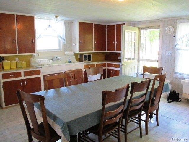 9732 Winston Road Pinckney, MI 48169 - Photo 17 of 23 Kitchen and Dining Area