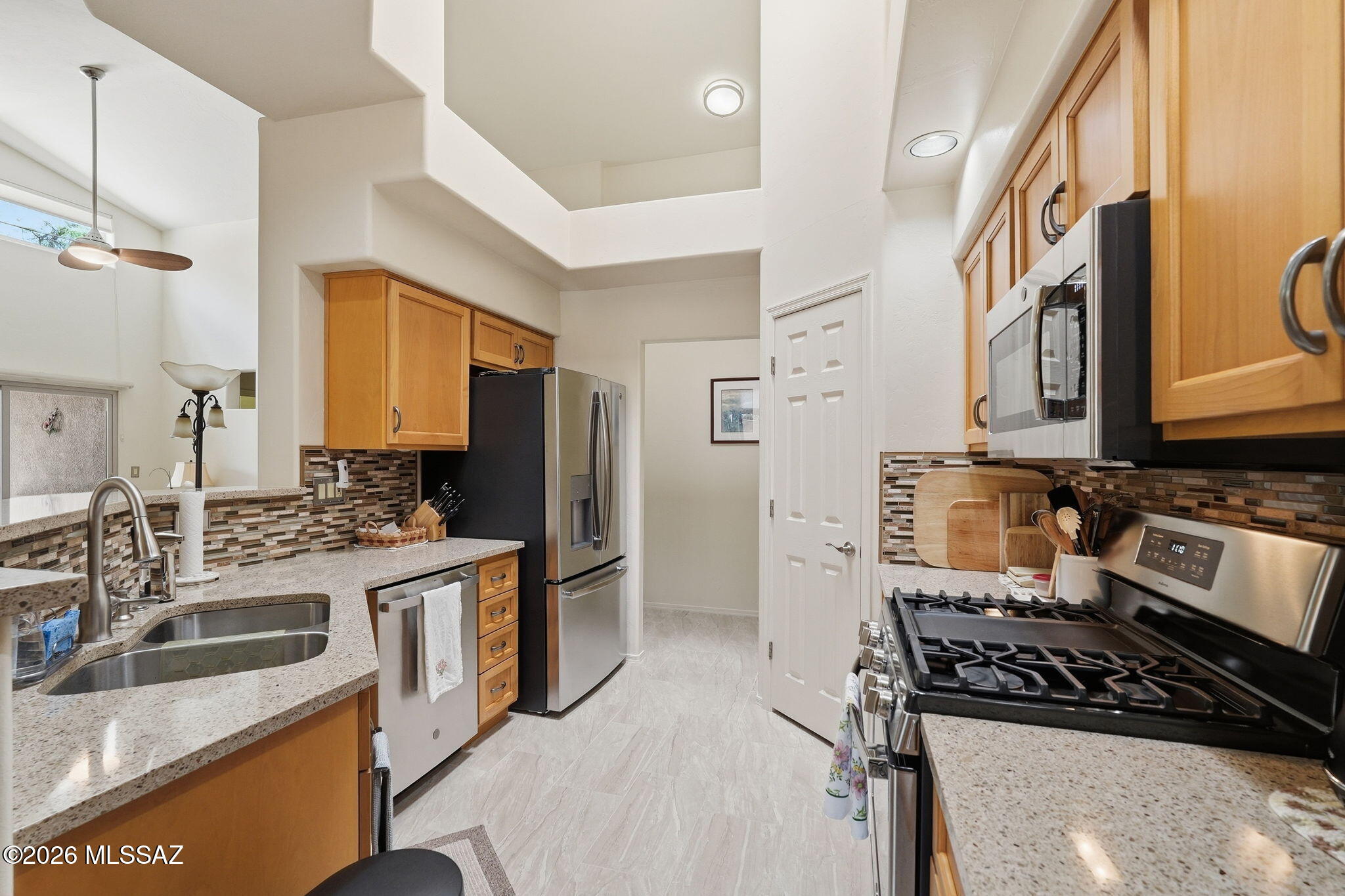 9180 East Sunset Post Road Tucson, AZ 85749 - Photo 6 of 35 Chef's Kitchen