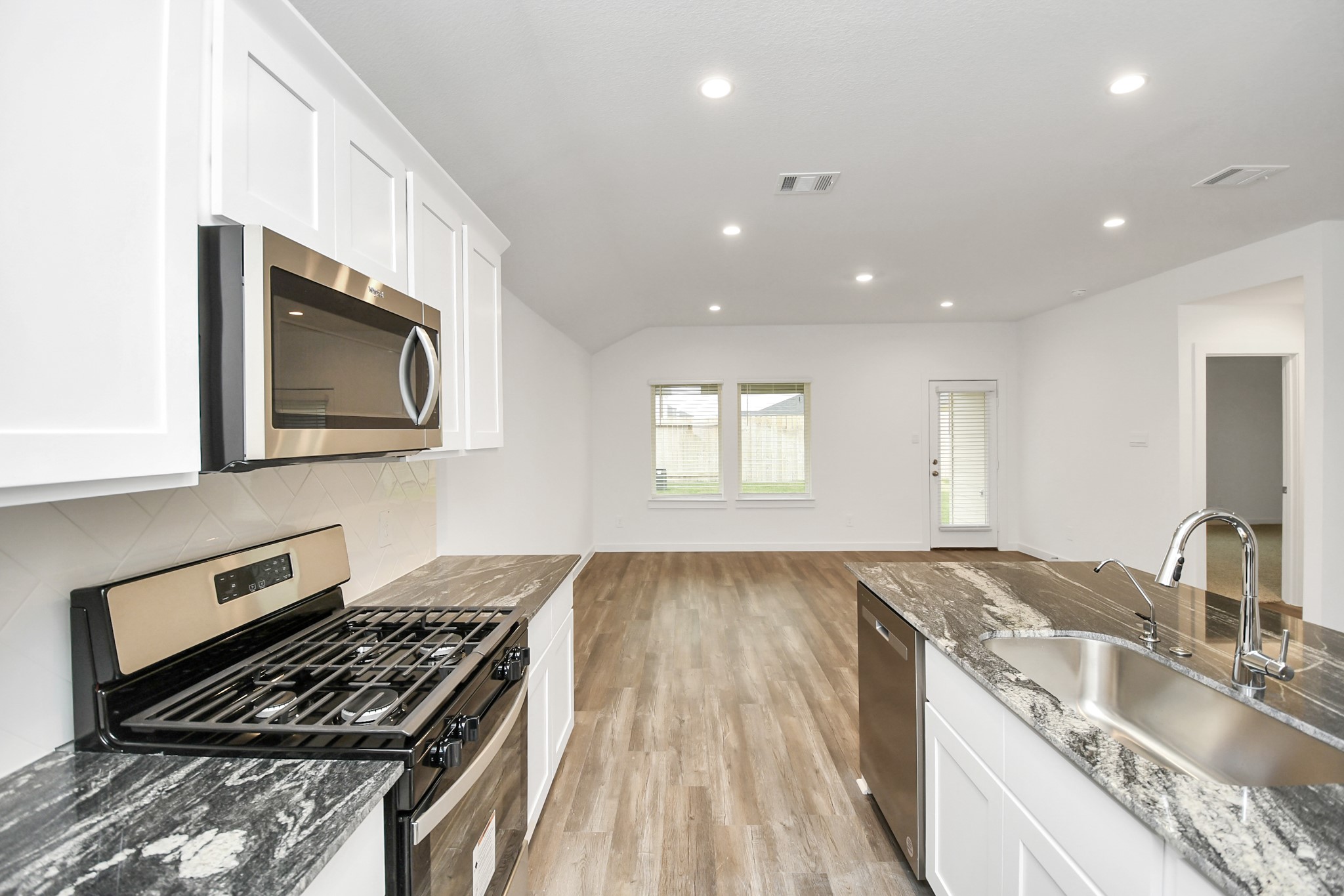 8914 Century Plant Lane Rosharon, TX 77583 - Photo 15 of 42 Gallery Image 15