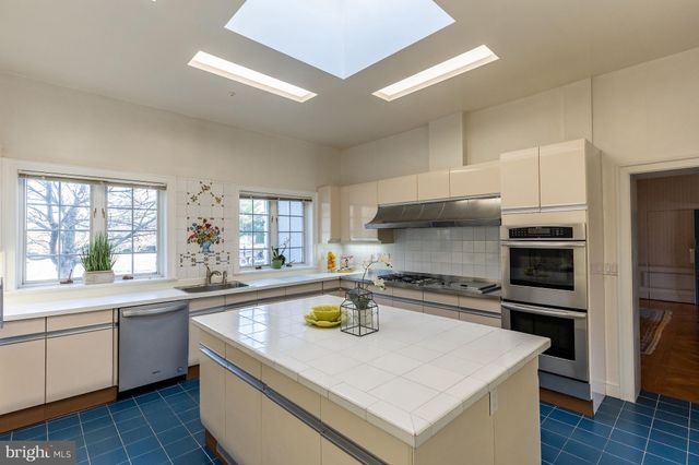 $4,300,000 | 9000 Durham Drive, Potomac, MD 20854