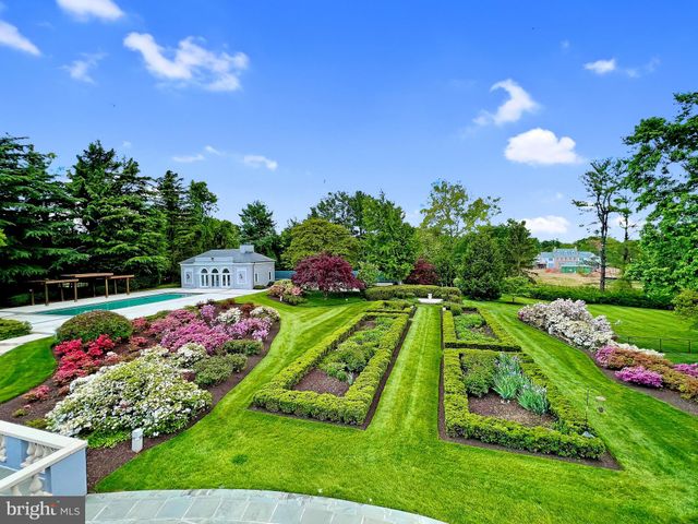 $4,300,000 | 9000 Durham Drive, Potomac, MD 20854