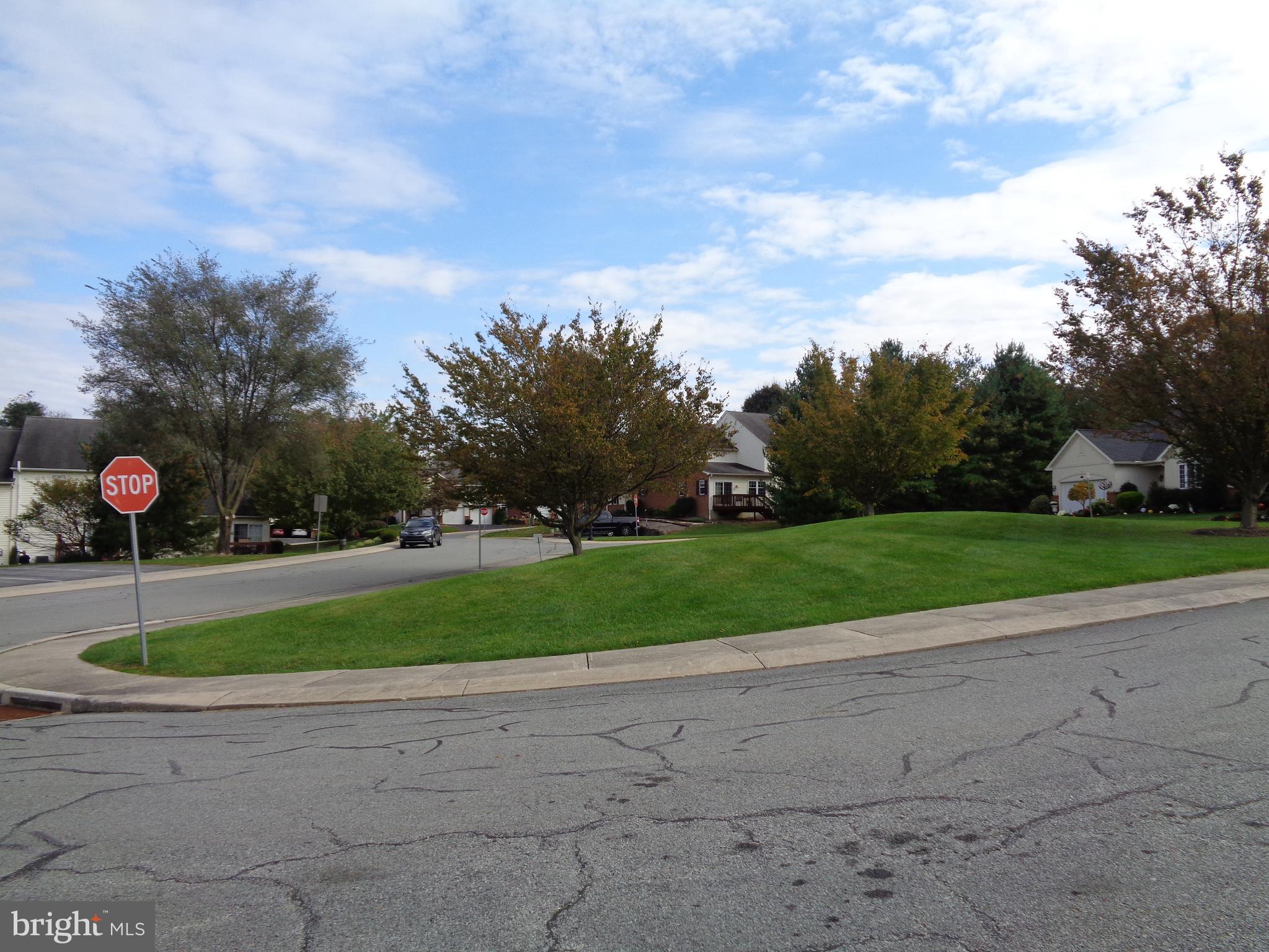 203 Sutherland Road Lancaster, PA 17603 - Photo 2 of 30 Gallery Image 2