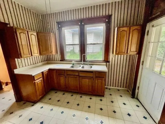 $89,900 | 5030 Walrond Avenue, Kansas City, MO 64130