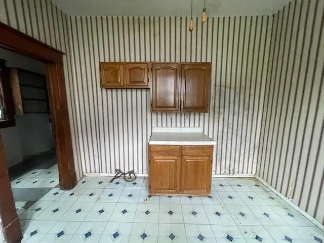 $89,900 | 5030 Walrond Avenue, Kansas City, MO 64130