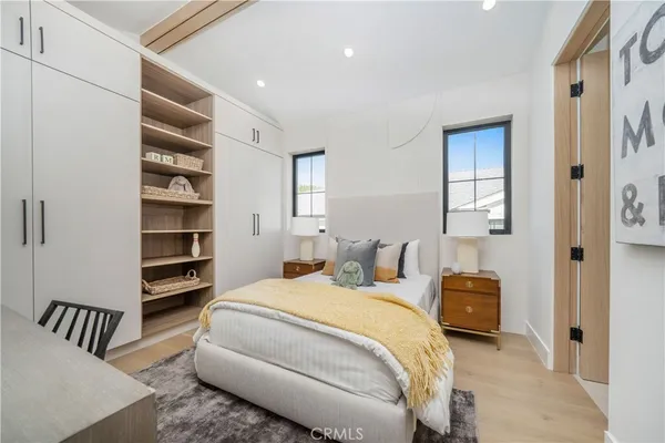 $22,500 | 12207 Valleyheart Drive, Studio City, CA 91604